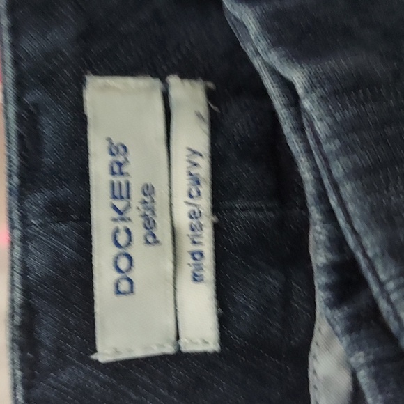 Dockers Women's Metro Capris Mid-rise Curvy Sz 8P - Picture 5 of 9